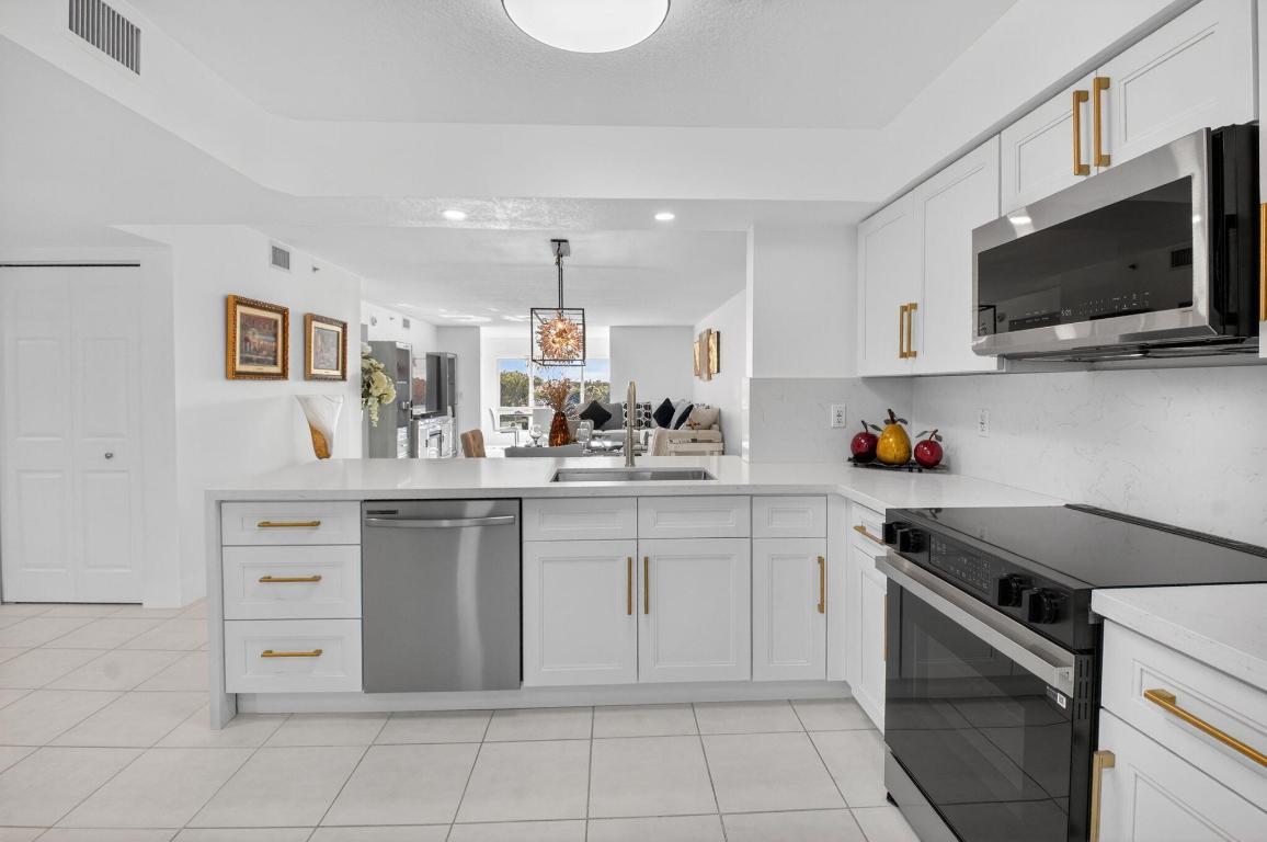 Coral Lakes-Regal Shores - Residential