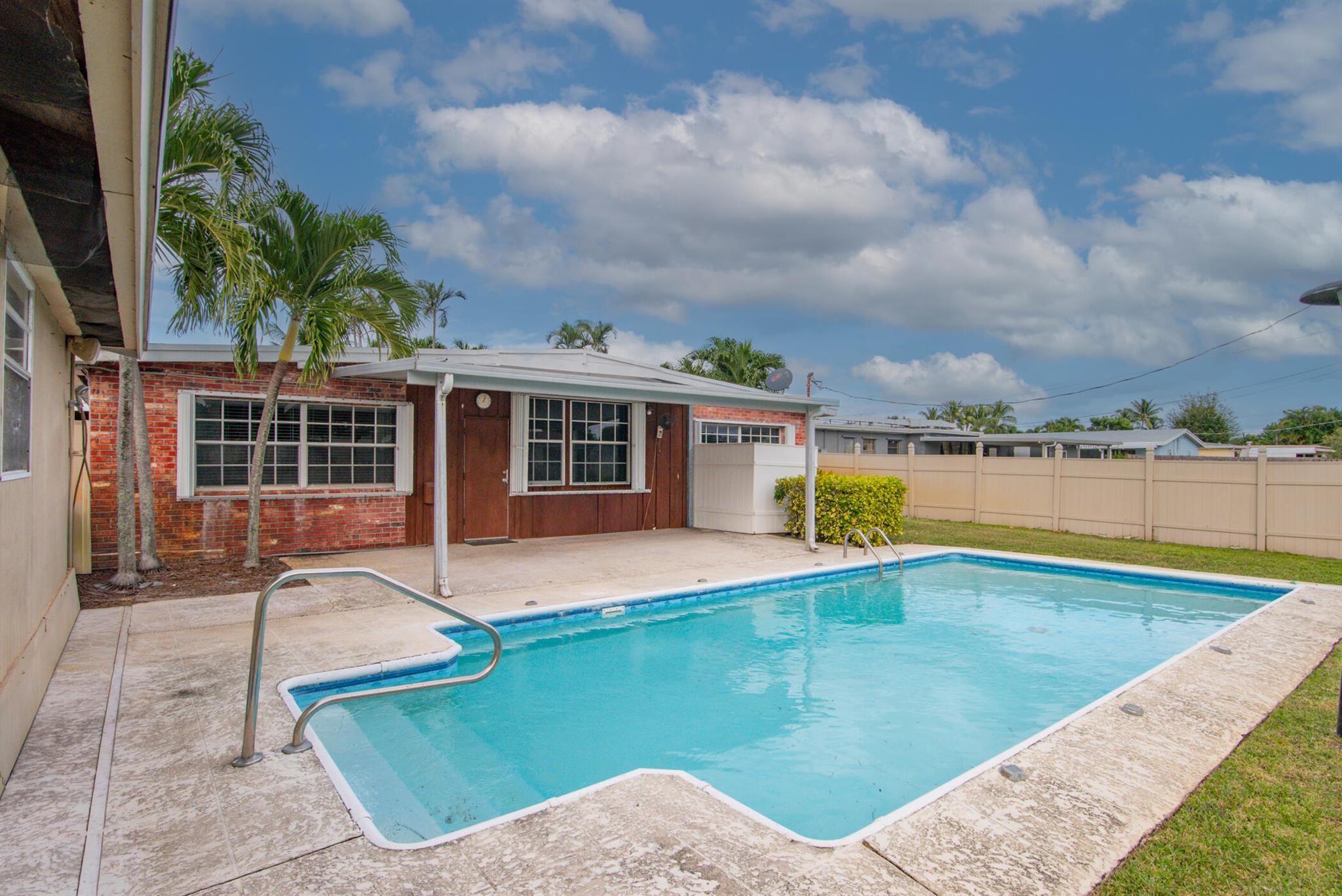 BAHAMA HEIGHTS - Residential