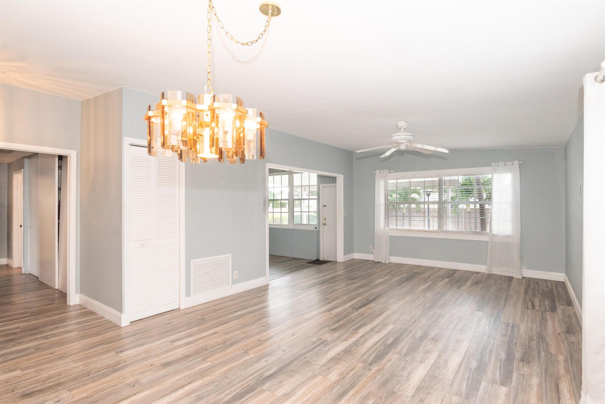 BAHAMA HEIGHTS - Residential