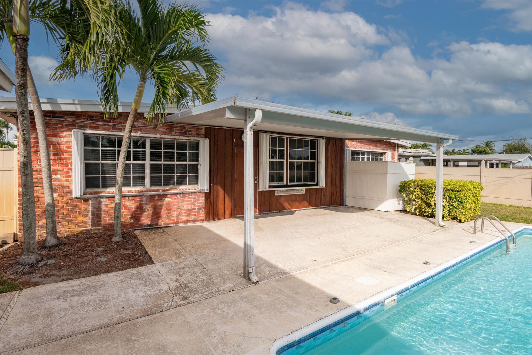 BAHAMA HEIGHTS - Residential