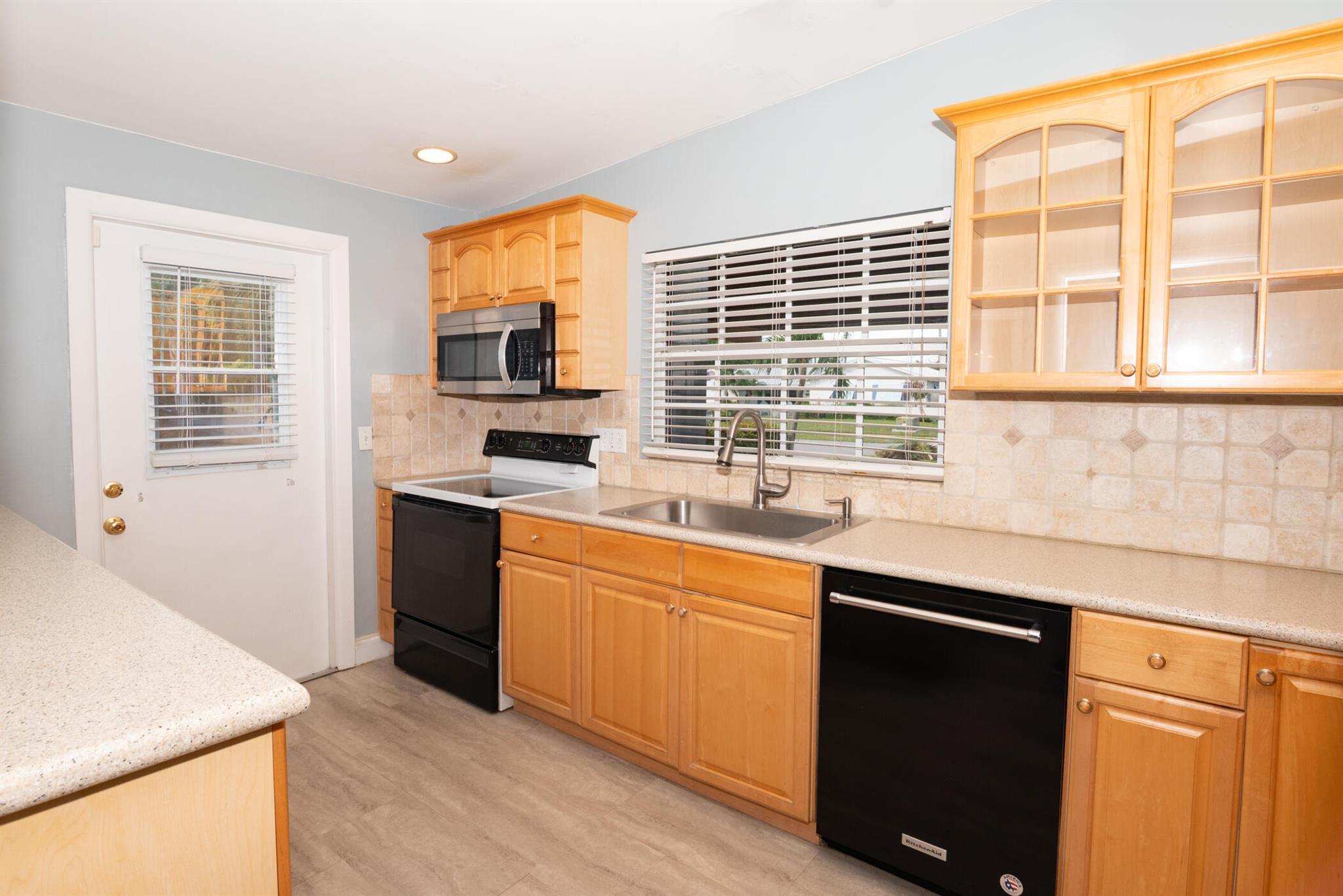 BAHAMA HEIGHTS - Residential