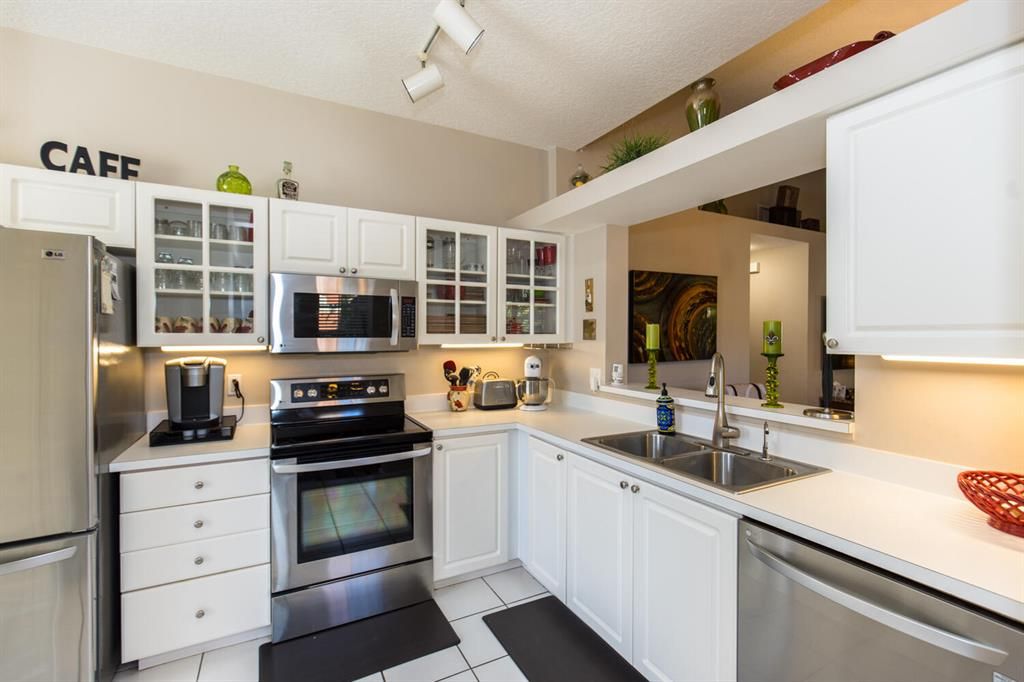 Photo of 4108 Dakota Place, Riviera Beach, FL 33418 (MLS # R10859312)