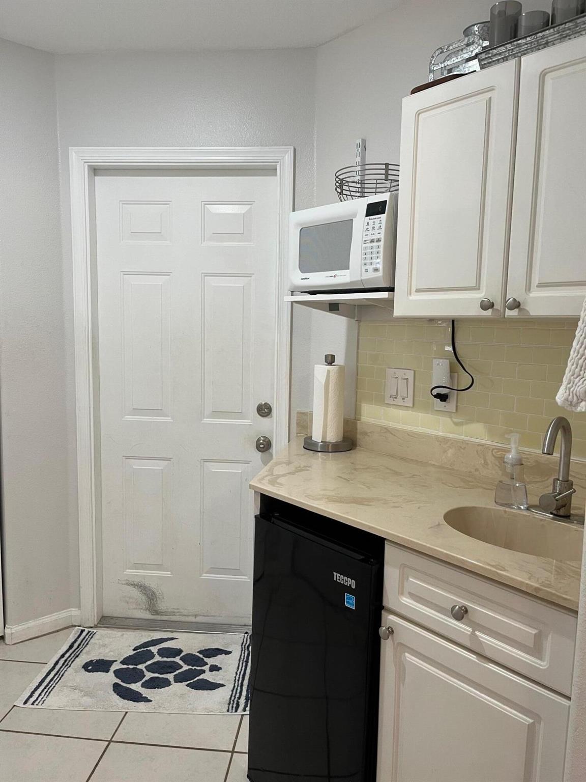 2563 Egret Lake Drive 1