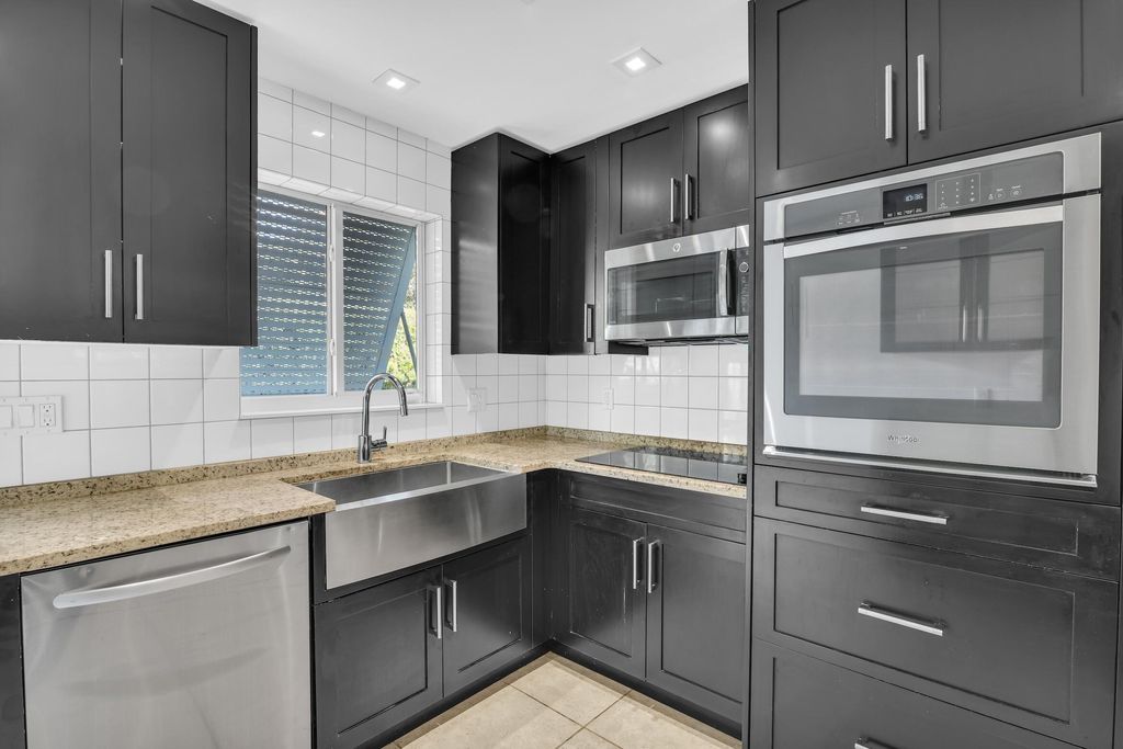 Photo of 318 NE 1st Avenue, Delray Beach, FL 33444 (MLS # R11042728)