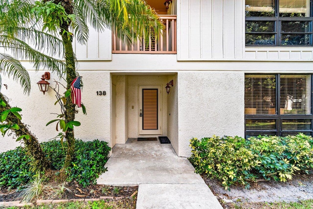 Photo of 138 Brackenwood Road, Palm Beach Gardens, FL 33418 (MLS # R11039028)