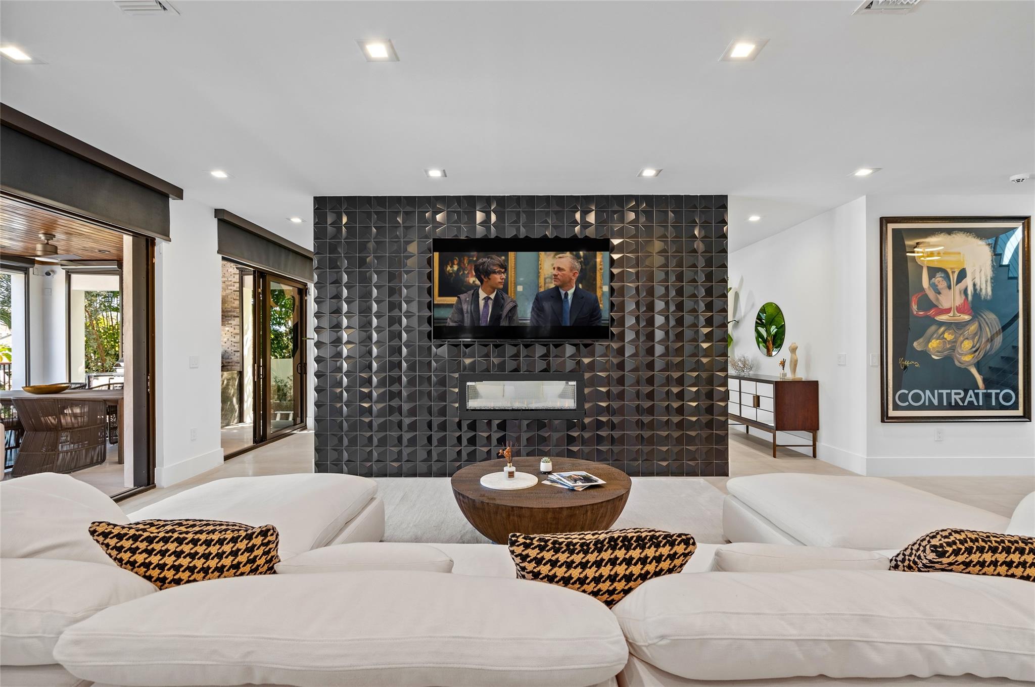 RIO VISTA ISLES - Residential