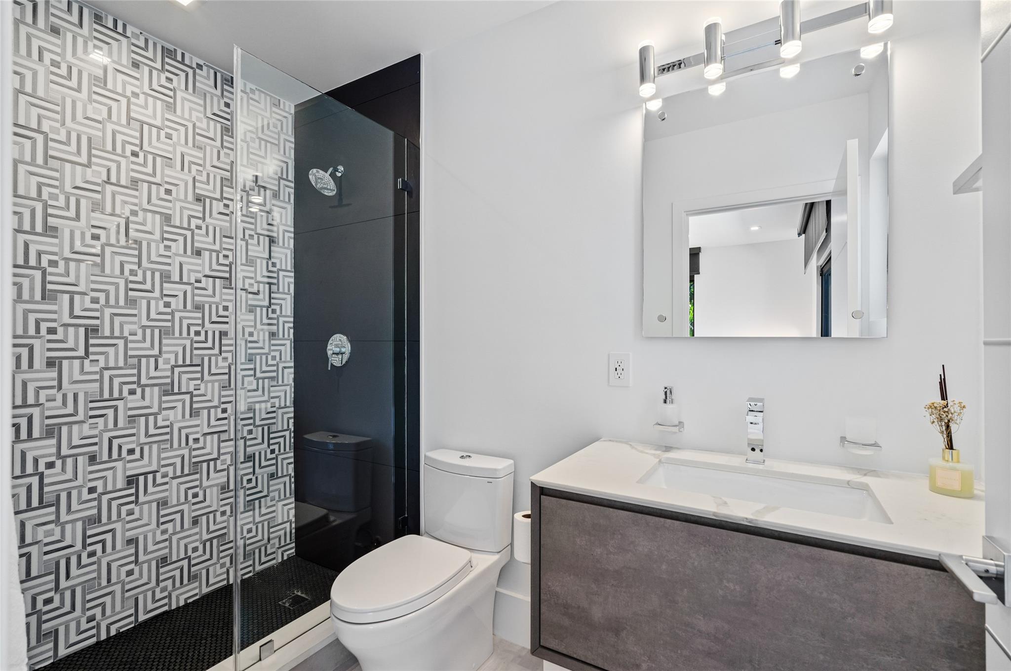 RIO VISTA ISLES - Residential