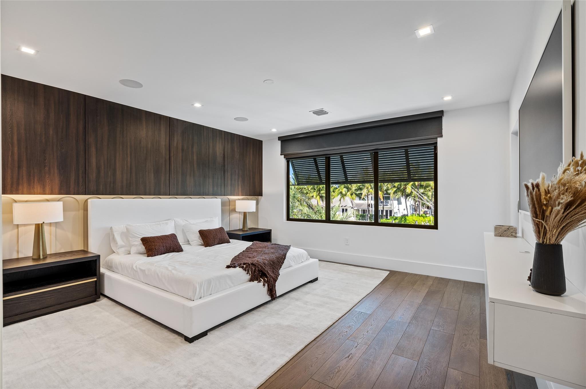 RIO VISTA ISLES - Residential