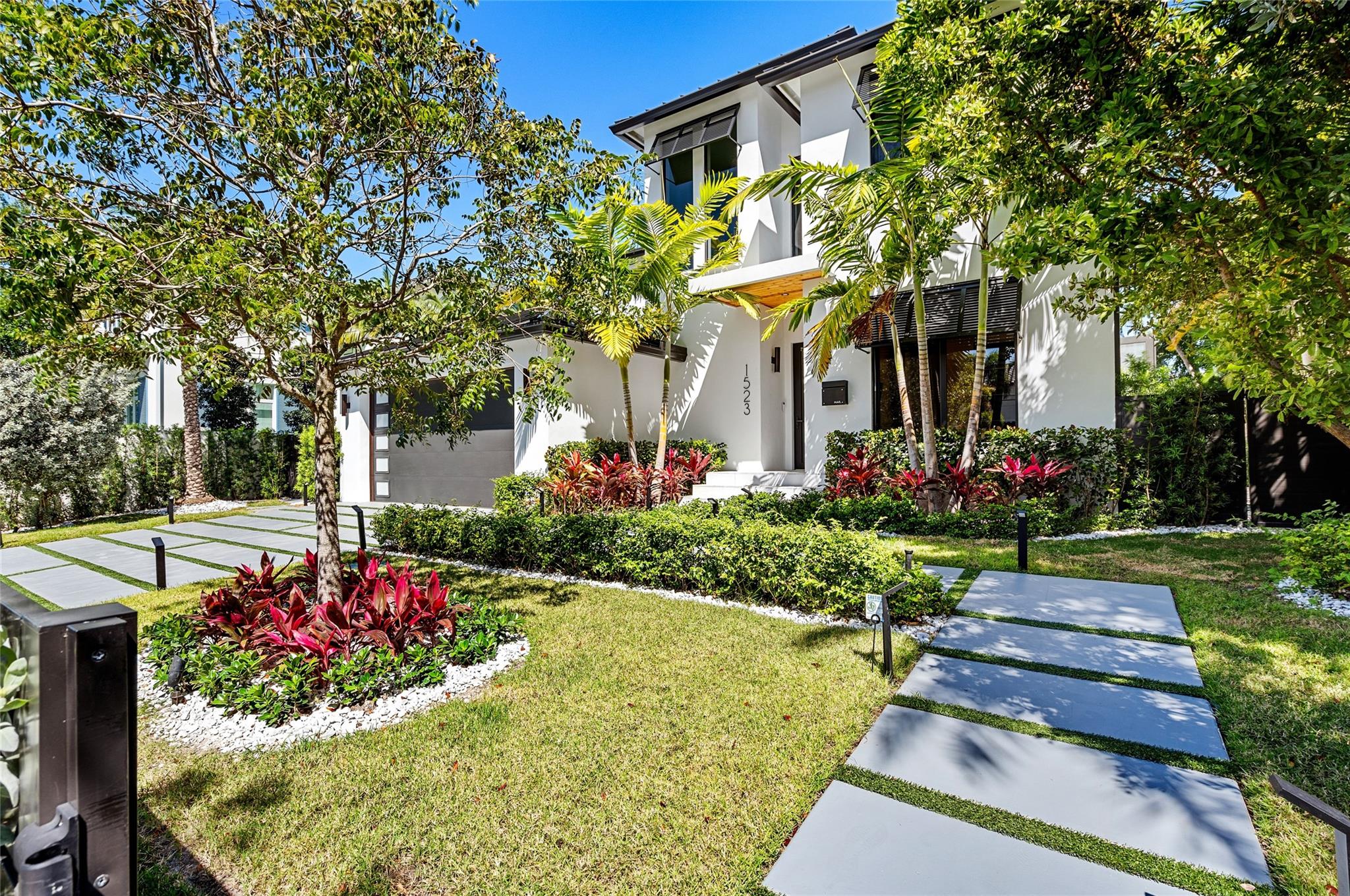 RIO VISTA ISLES - Residential