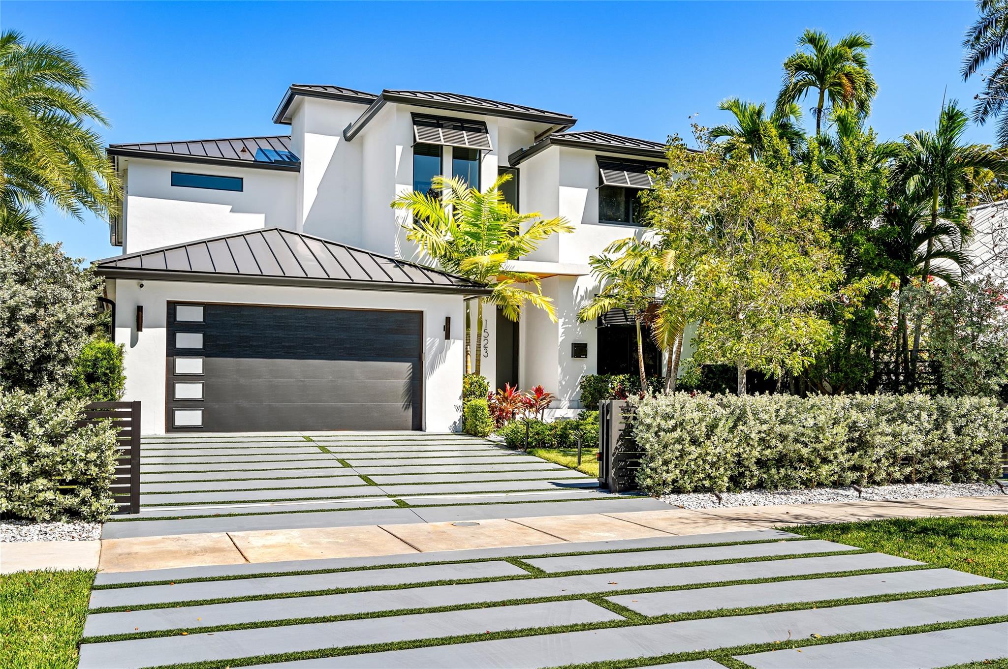 View photos, virtual tours, details... 1523 SE 12th St