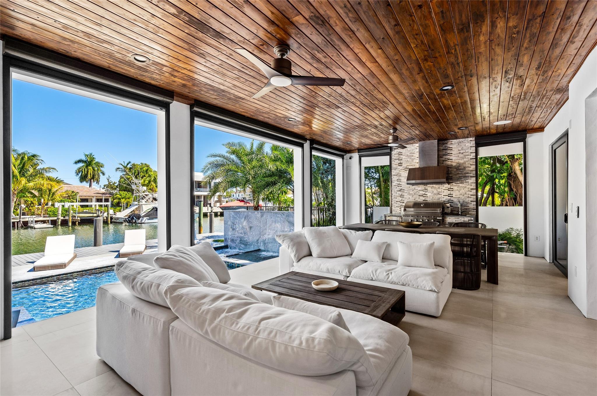 RIO VISTA ISLES - Residential