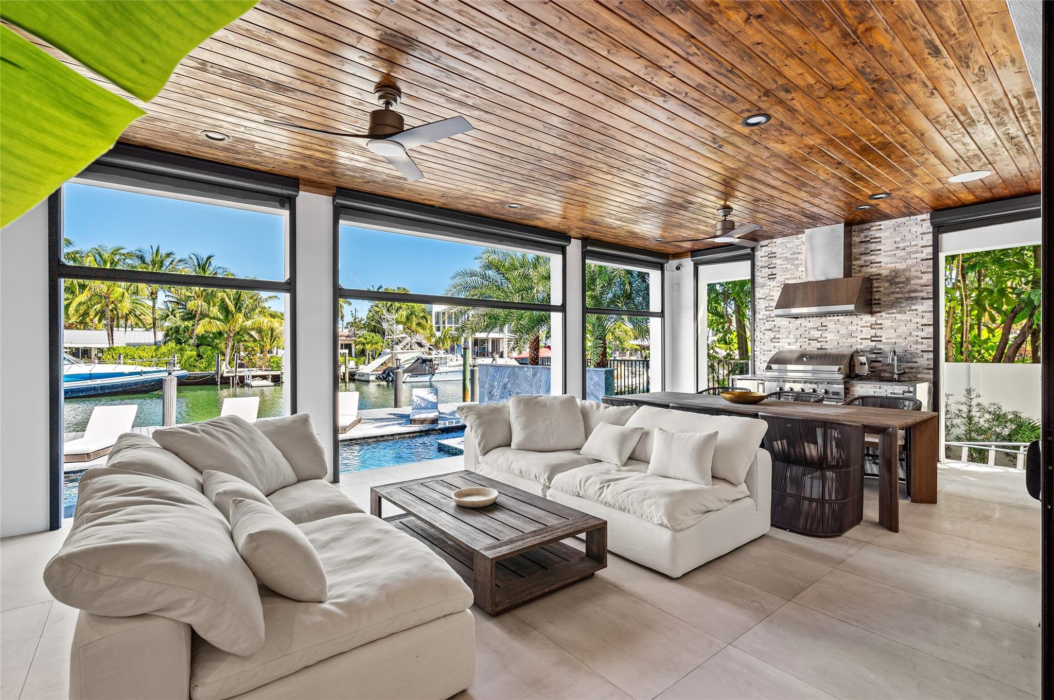 RIO VISTA ISLES - Residential