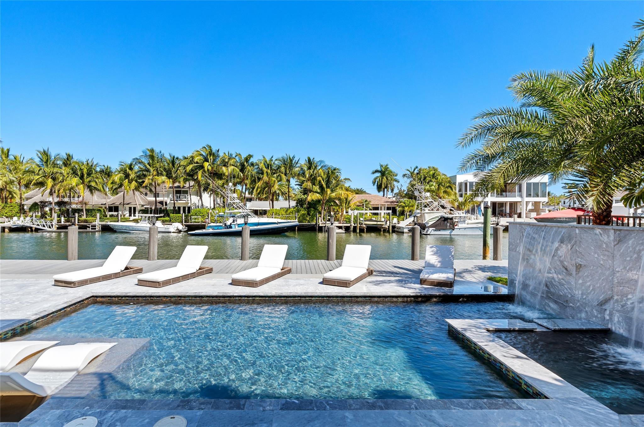 RIO VISTA ISLES - Residential