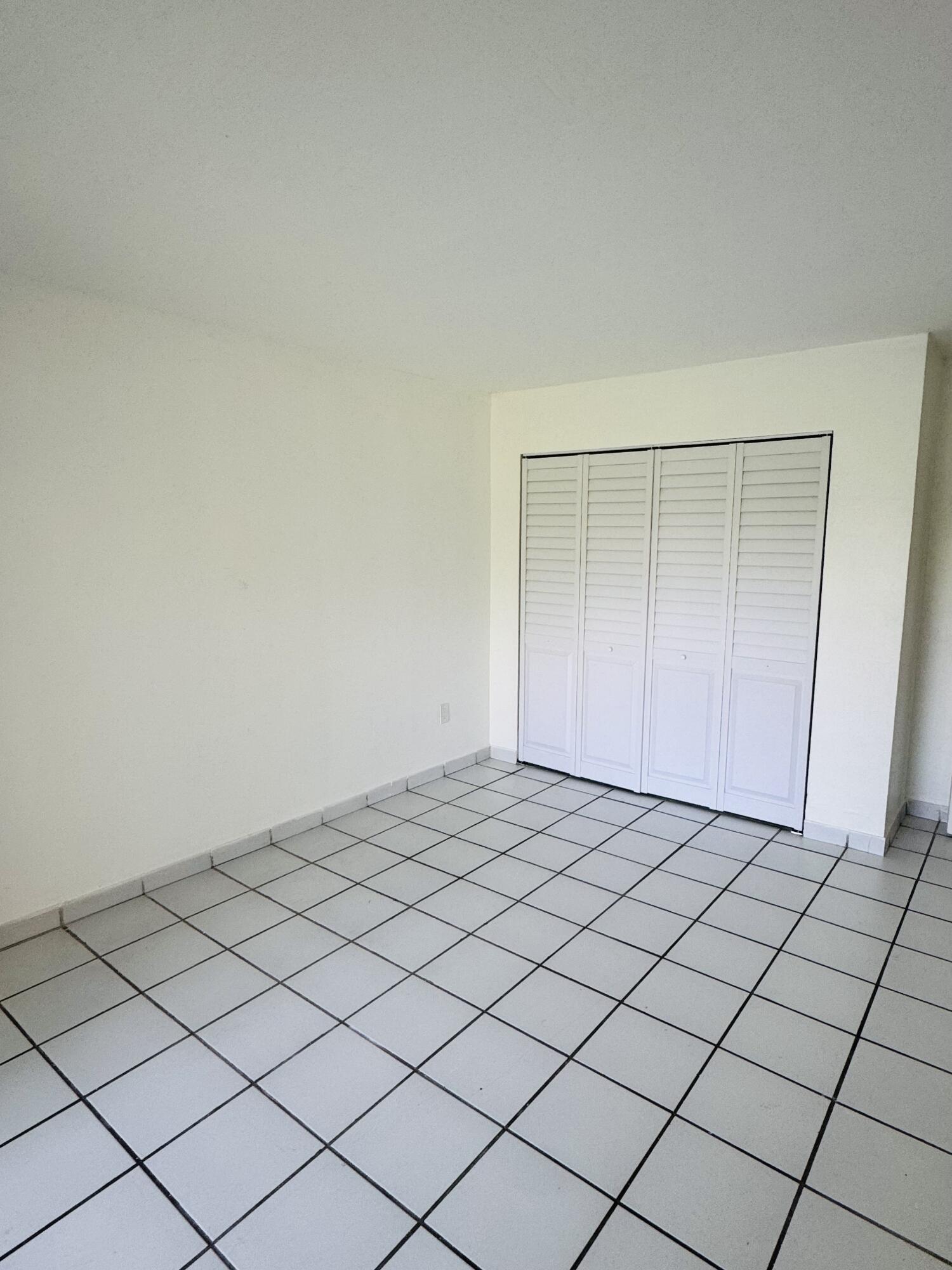 LAKESHORE CONDO #2 - Residential Lease