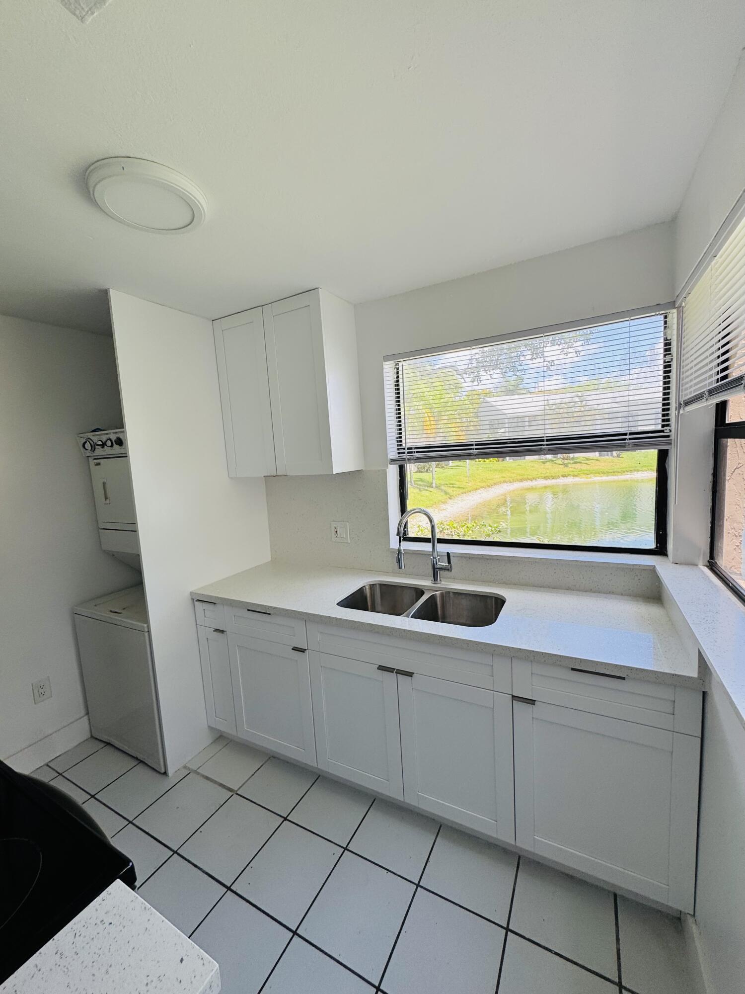 LAKESHORE CONDO #2 - Residential Lease