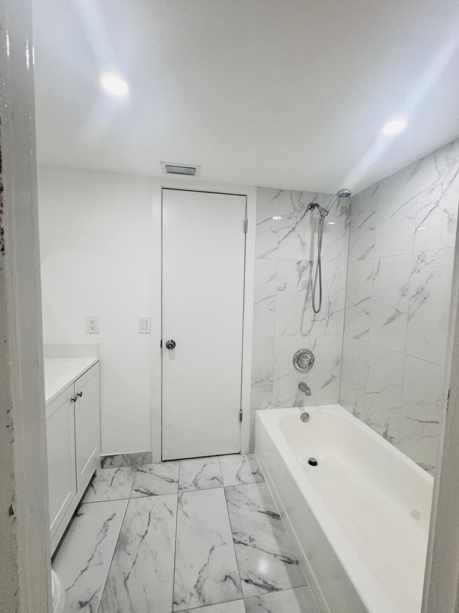 LAKESHORE CONDO #2 - Residential Lease