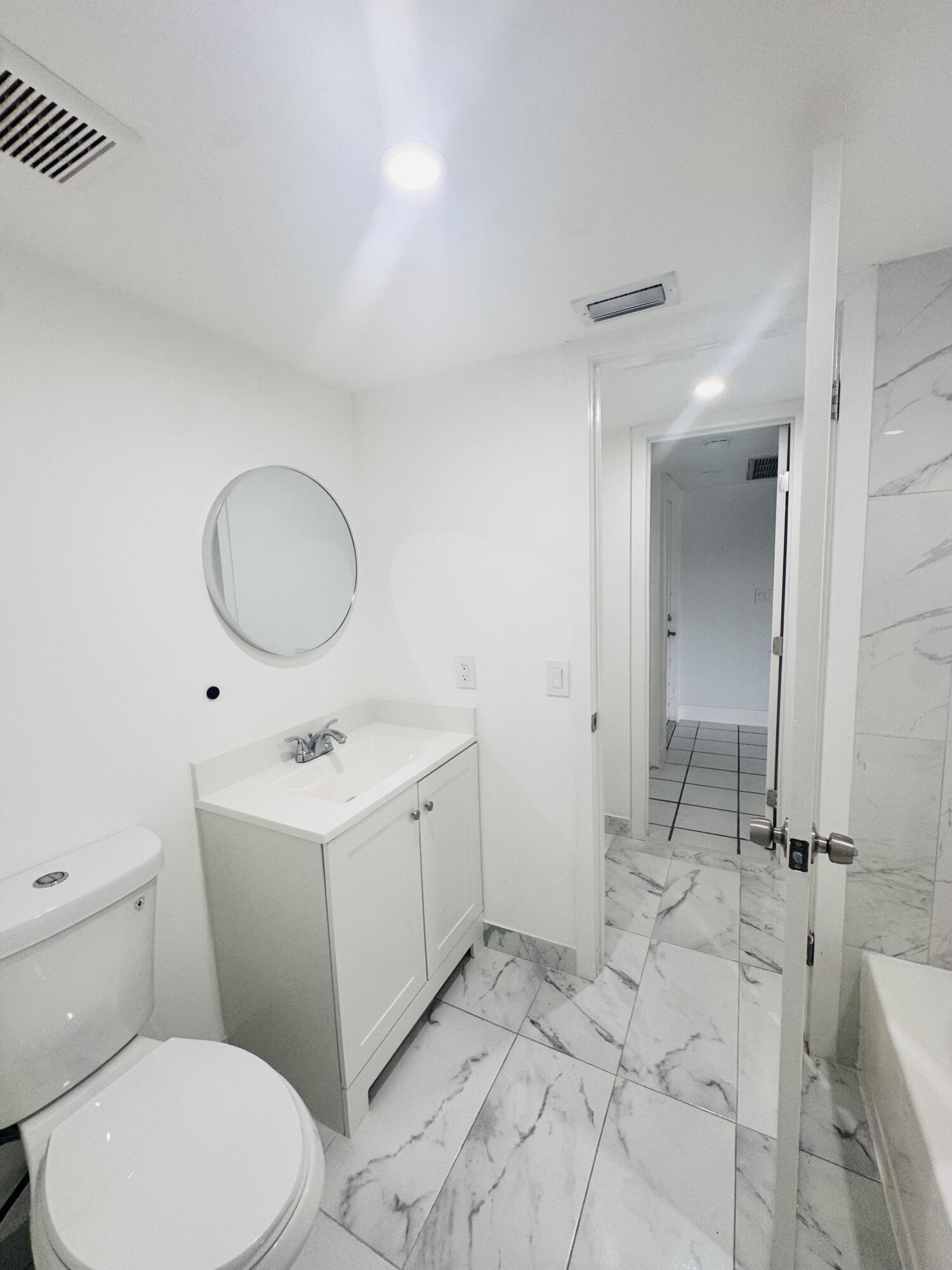 LAKESHORE CONDO #2 - Residential Lease