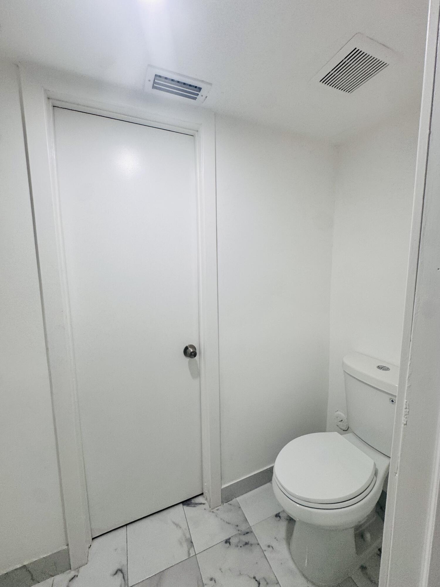 LAKESHORE CONDO #2 - Residential Lease