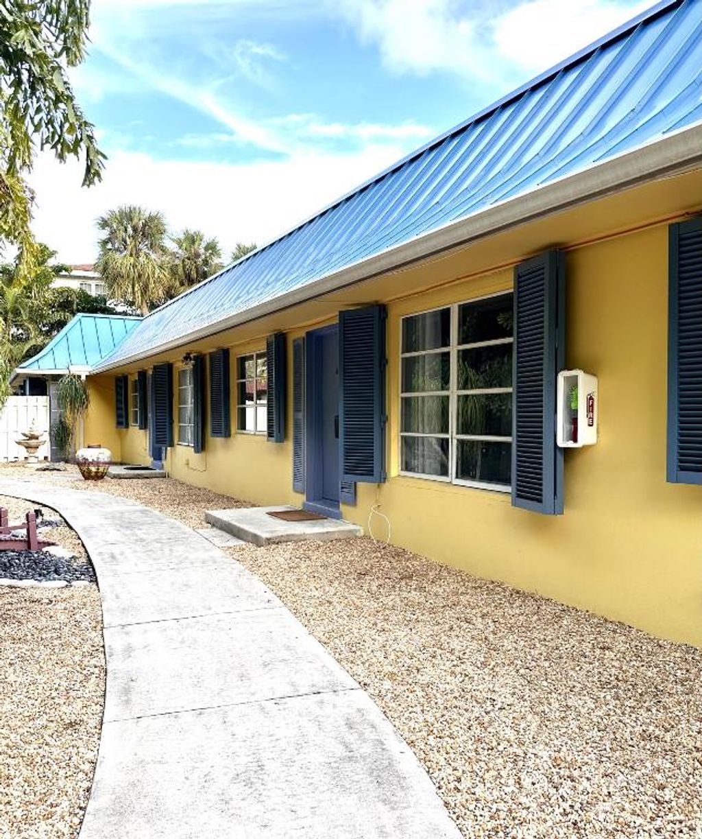 Photo of 111 SE 7th Avenue #B, Delray Beach, FL 33483 (MLS # R10958502)