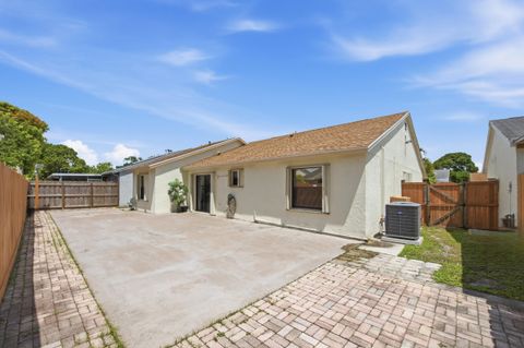 Tiny photo for 5814 Ithaca Circle E, Lake Worth, FL 33463 (MLS # B26049099)