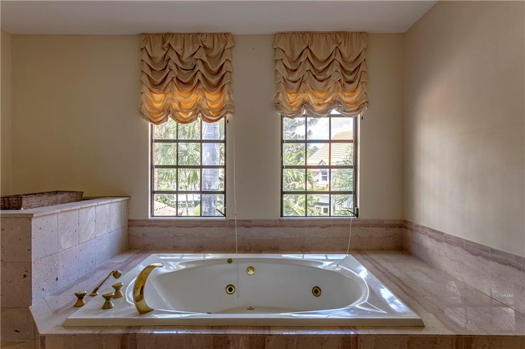 Bay Colony Sec Of Landing - Residential