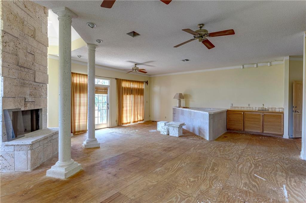 Bay Colony Sec Of Landing - Residential