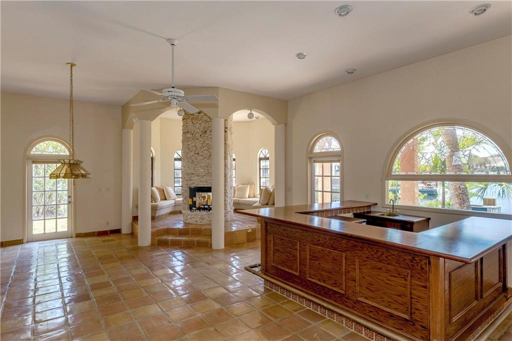 Bay Colony Sec Of Landing - Residential