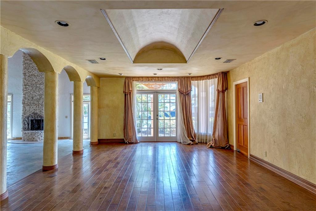 Bay Colony Sec Of Landing - Residential