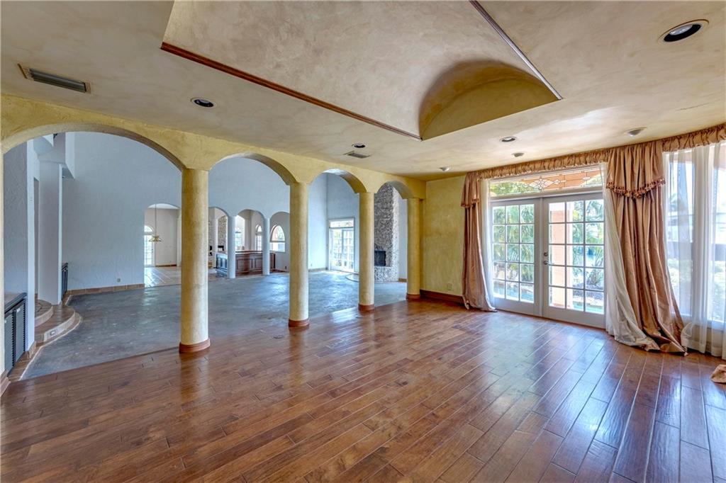 Bay Colony Sec Of Landing - Residential