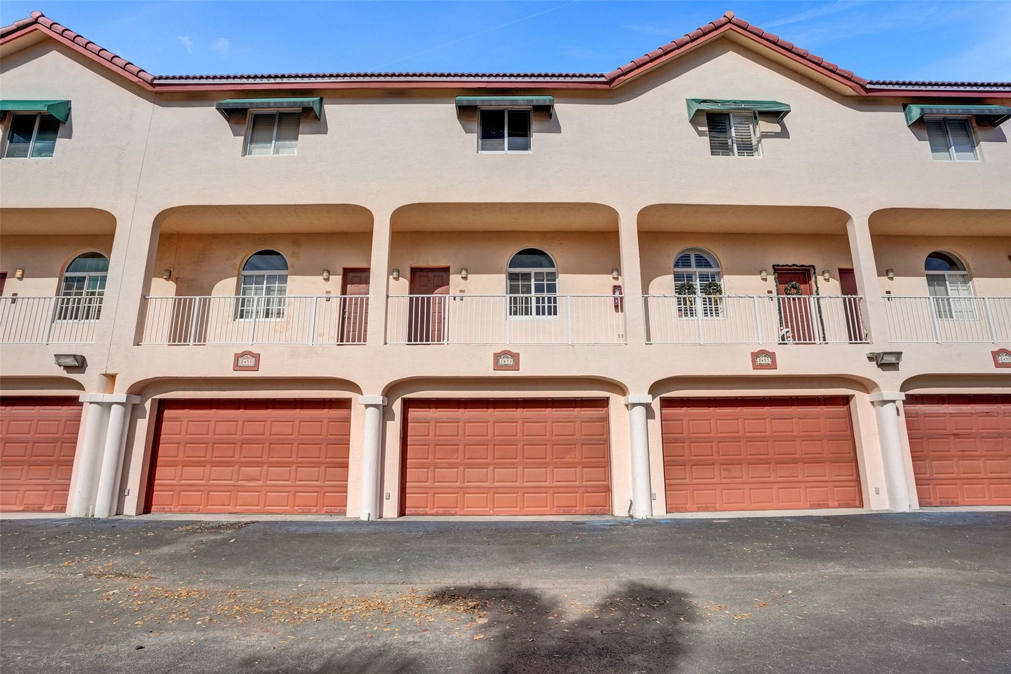 2453 NE 14th Street Cswy