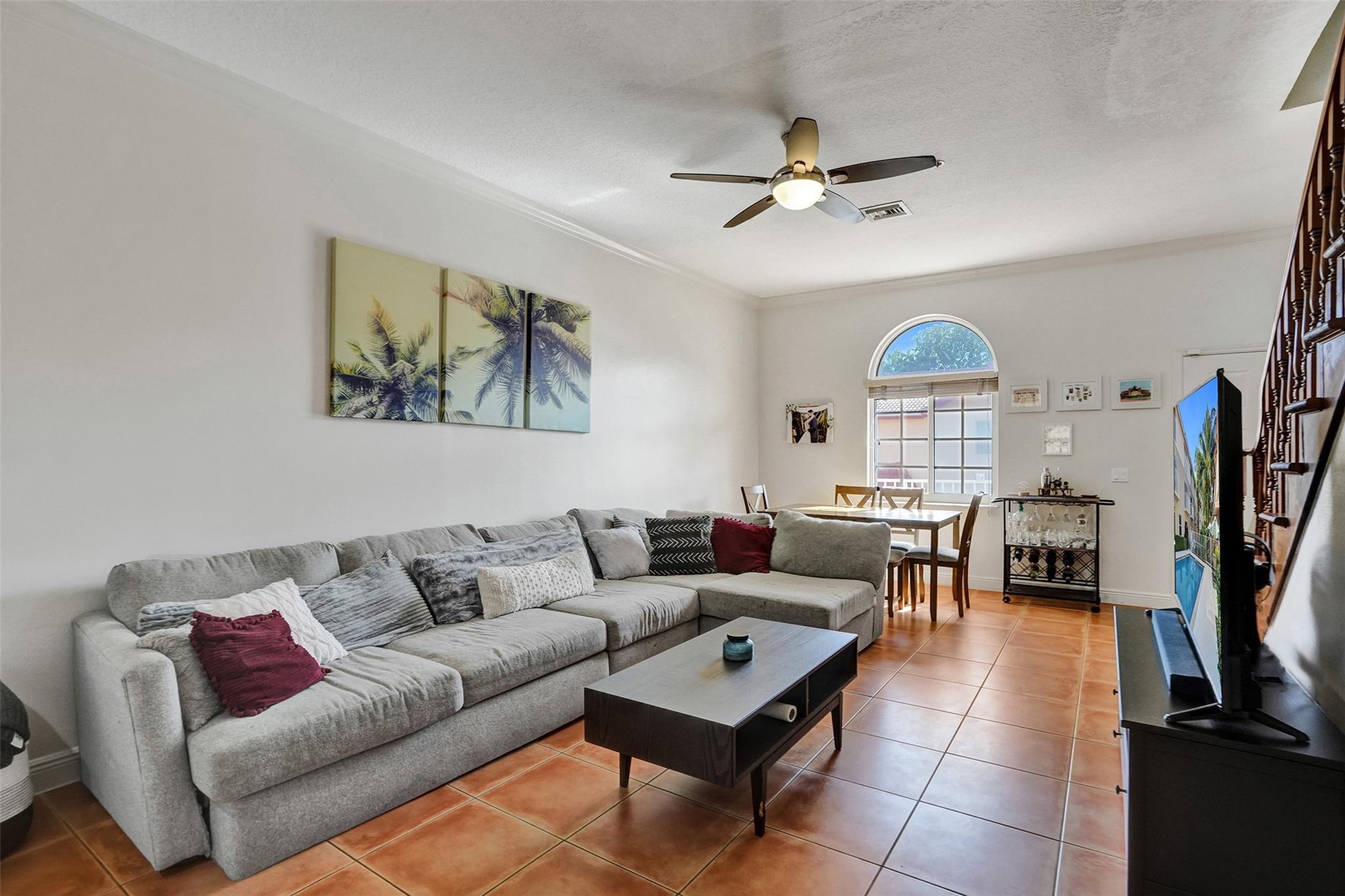 2453 NE 14th Street Cswy