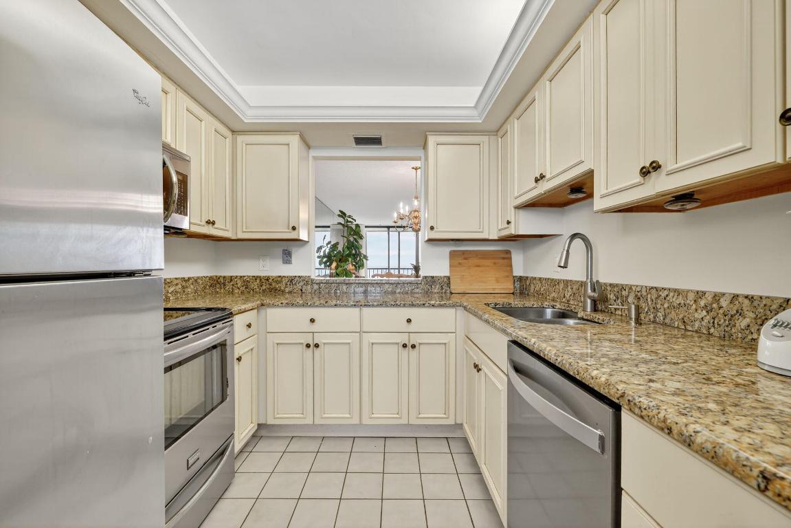 BRYN MAWR OCEAN TOWERS, A CONDOMINIUM - Residential Lease