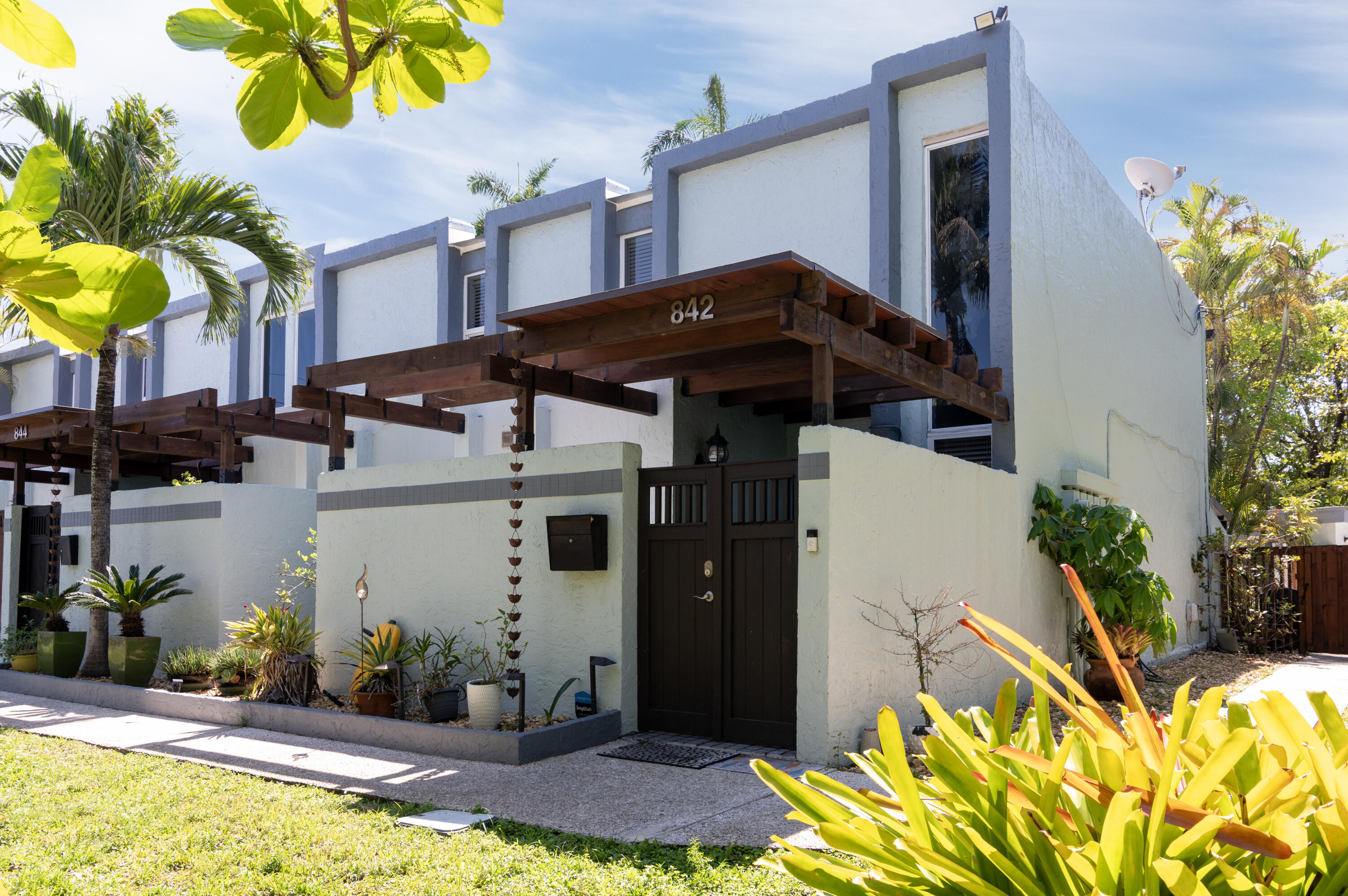 Footbridge Townhouses - Residential
