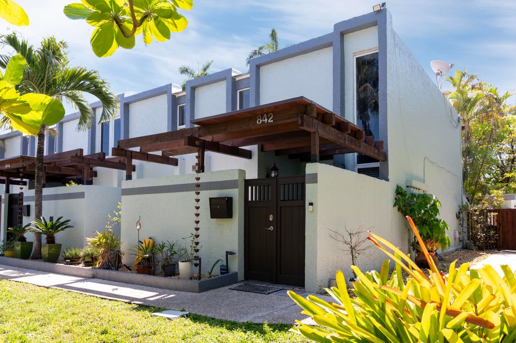 Photo of 842 NE 20th Drive #842, Wilton Manors, FL 33305 (MLS # B26006336)