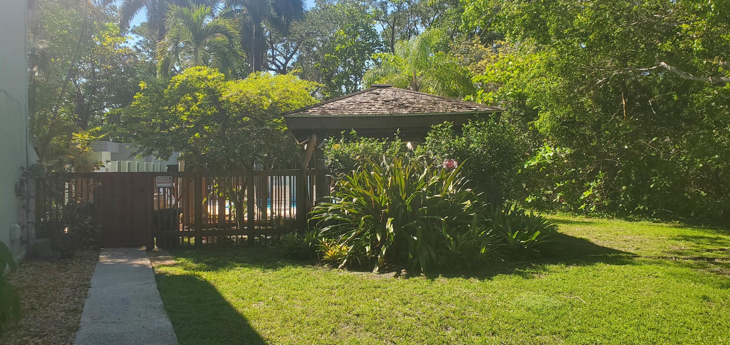 Footbridge Townhouses - Residential