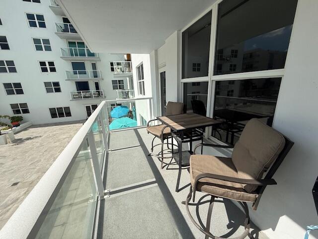 PATRICIAN OF PALM BEACH CONDO - Residential Lease