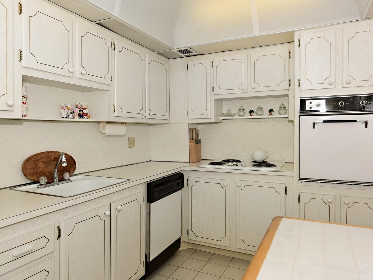 PATRICIAN OF PALM BEACH CONDO - Residential Lease