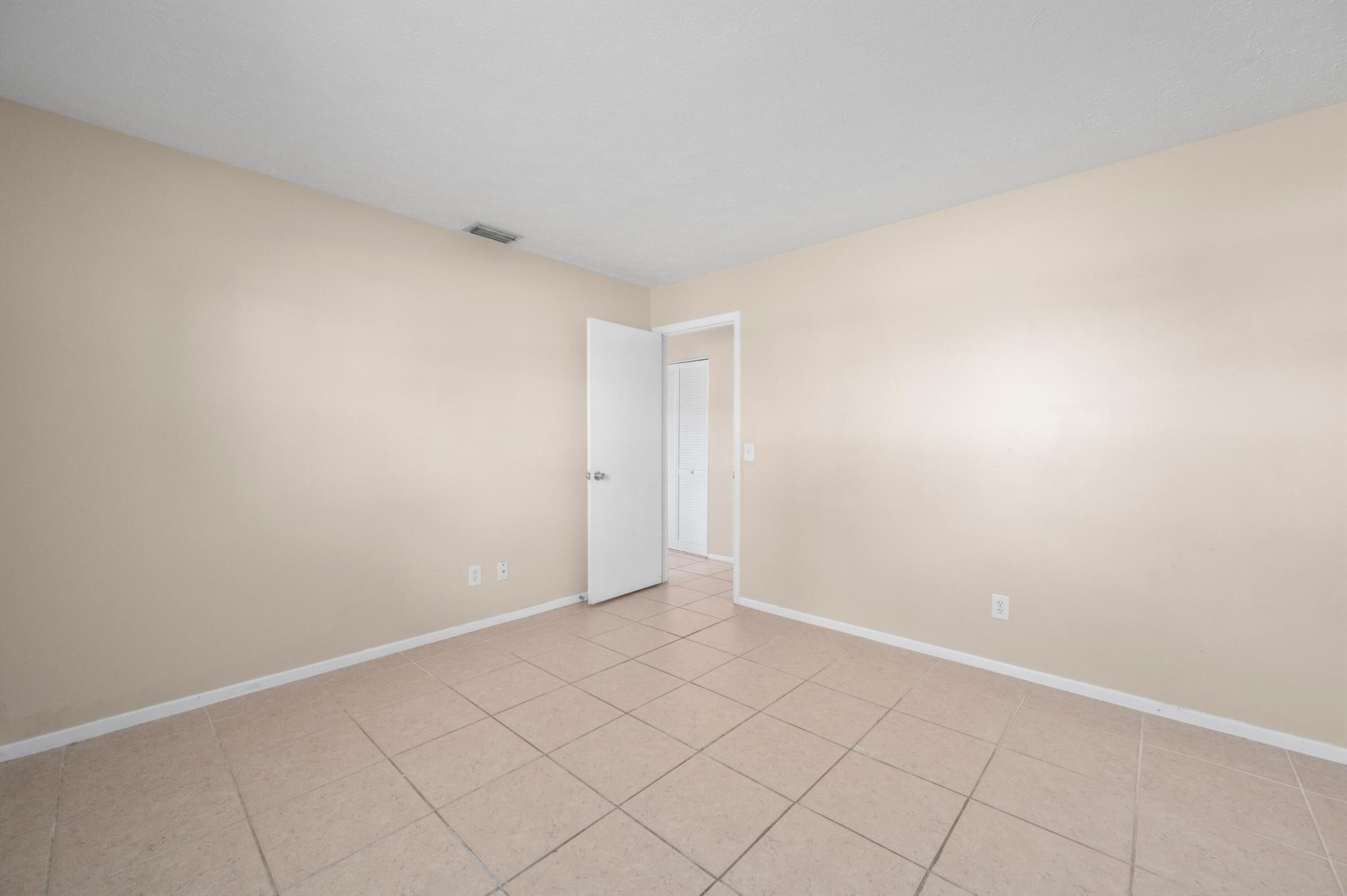 PORT ST LUCIE-SECTION 12- - Residential