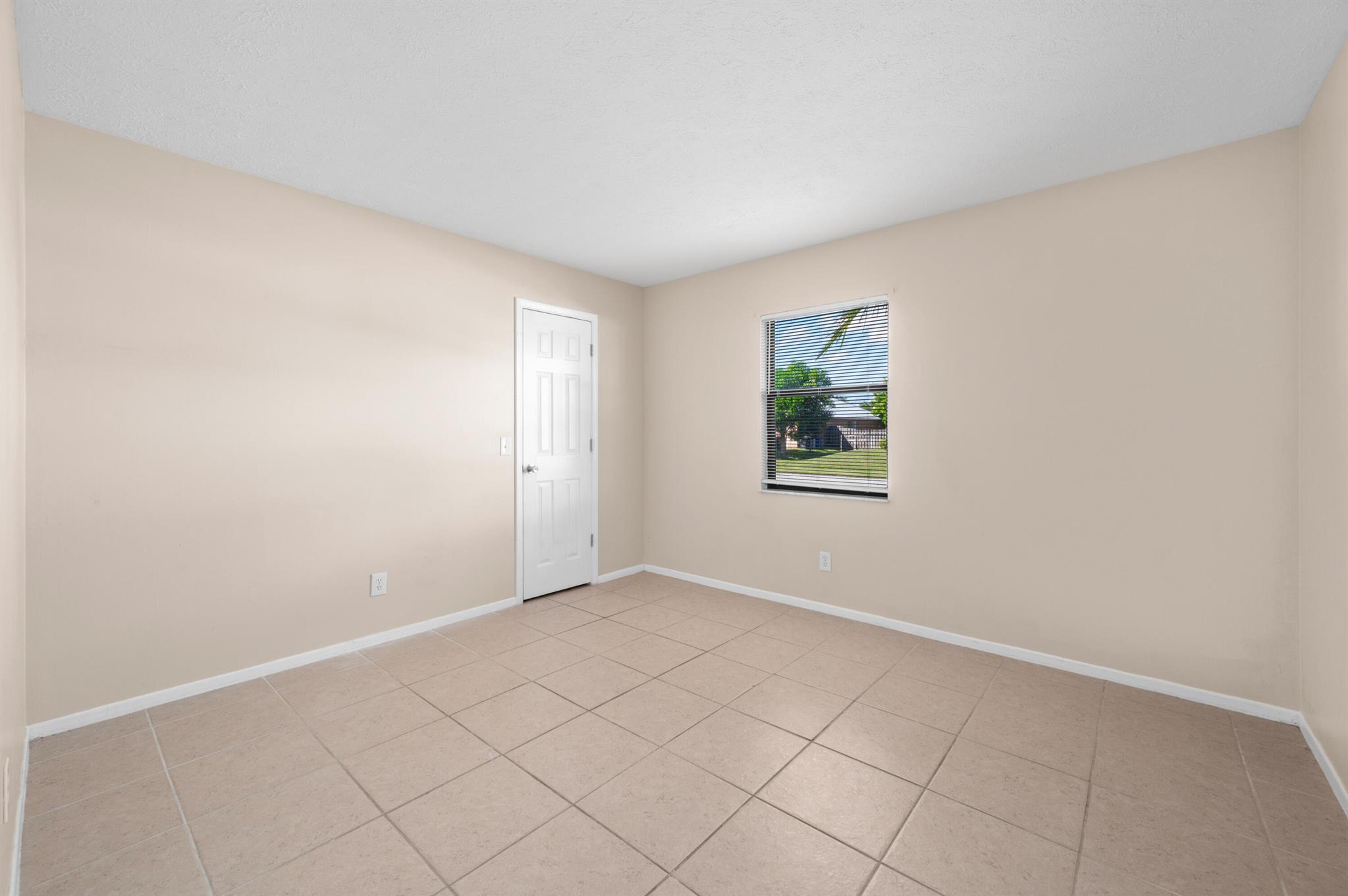 PORT ST LUCIE-SECTION 12- - Residential
