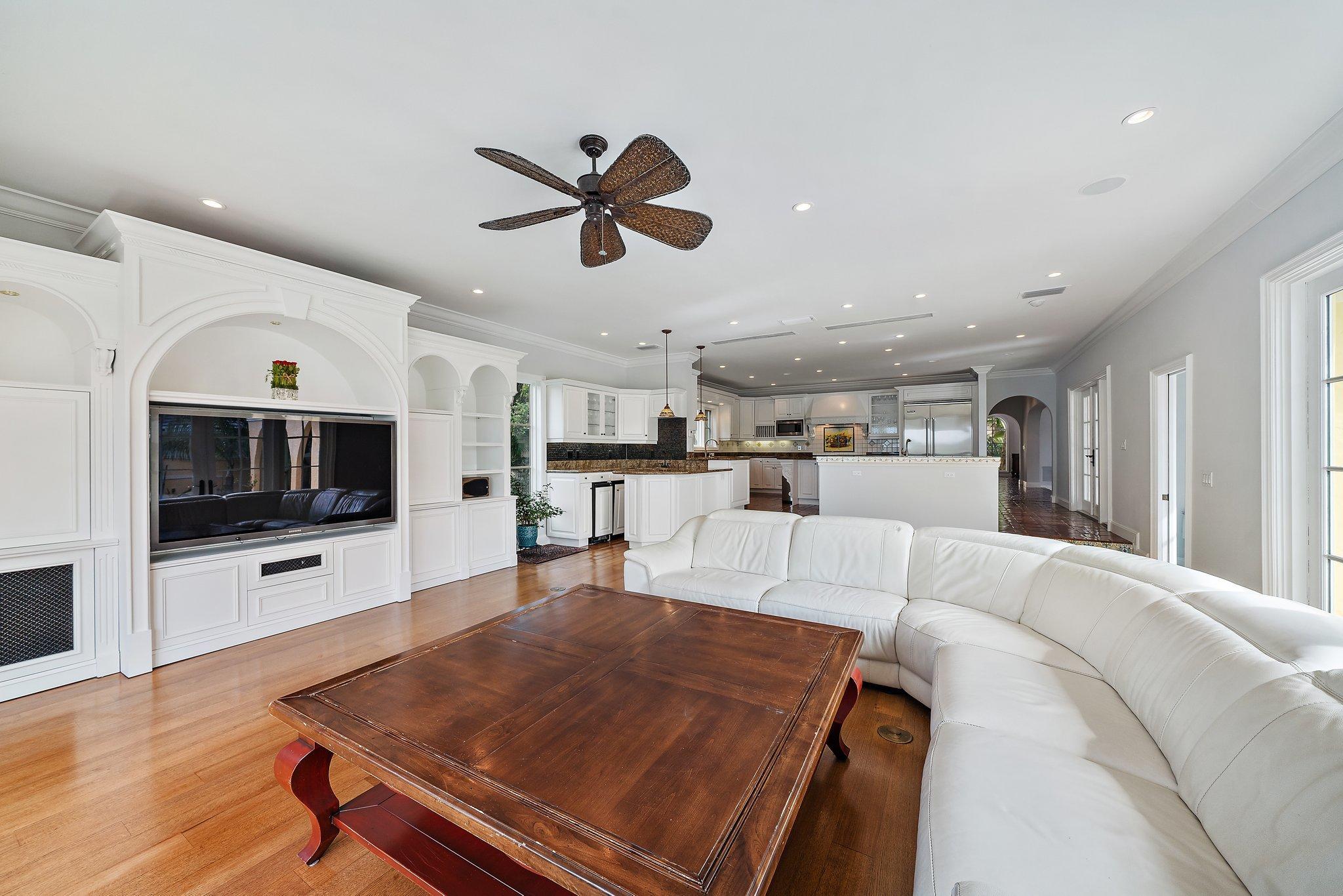 Tequesta Country Club - Residential