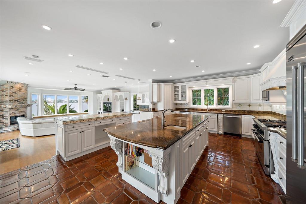 Tequesta Country Club - Residential