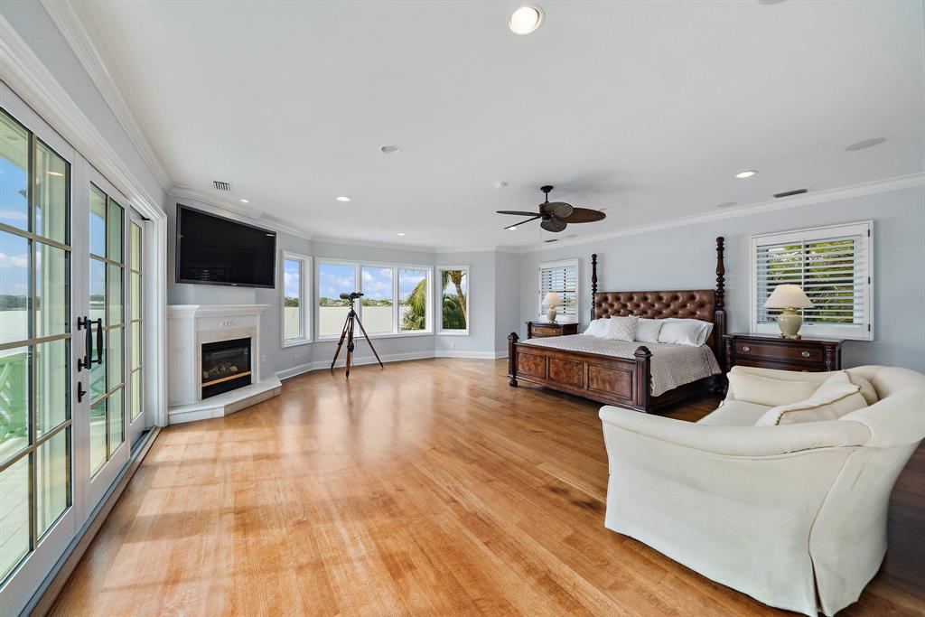 Tequesta Country Club - Residential