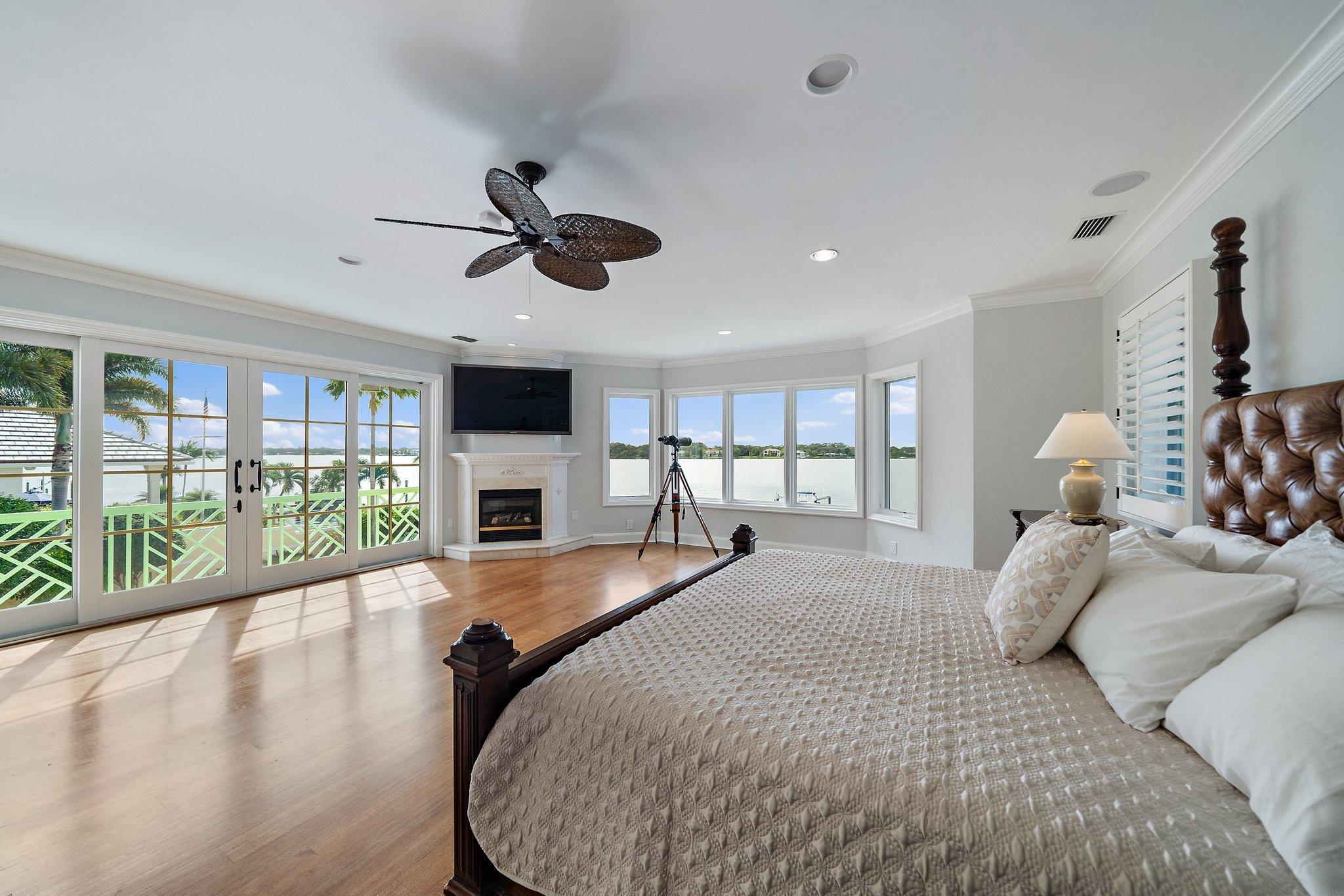 Tequesta Country Club - Residential