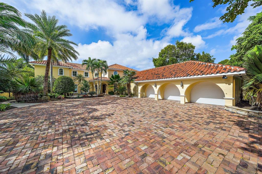 Tequesta Country Club - Residential