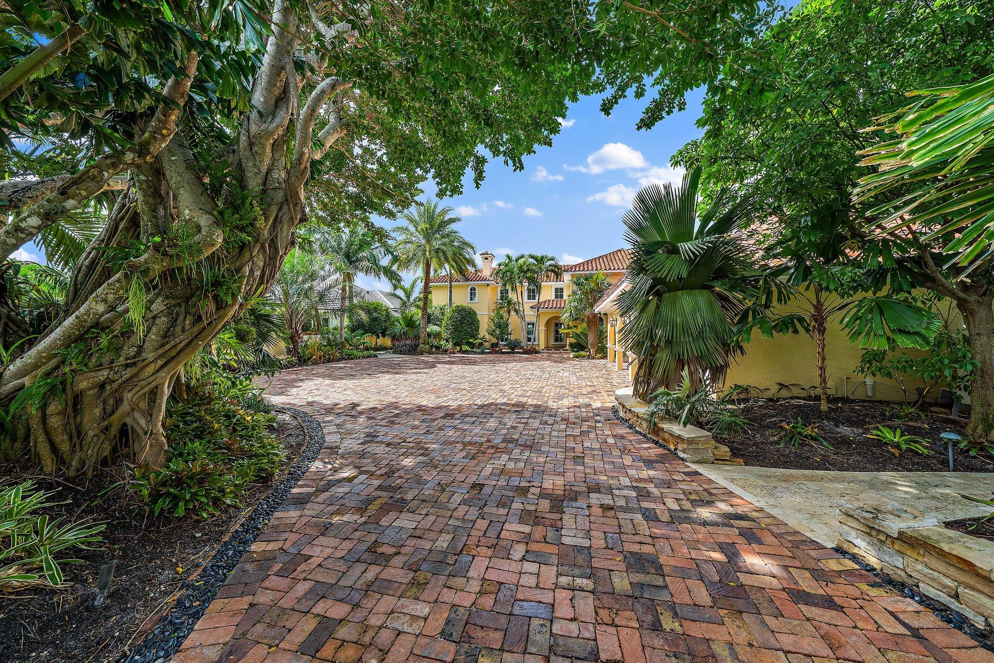 Tequesta Country Club - Residential