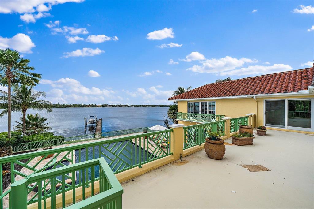 Tequesta Country Club - Residential