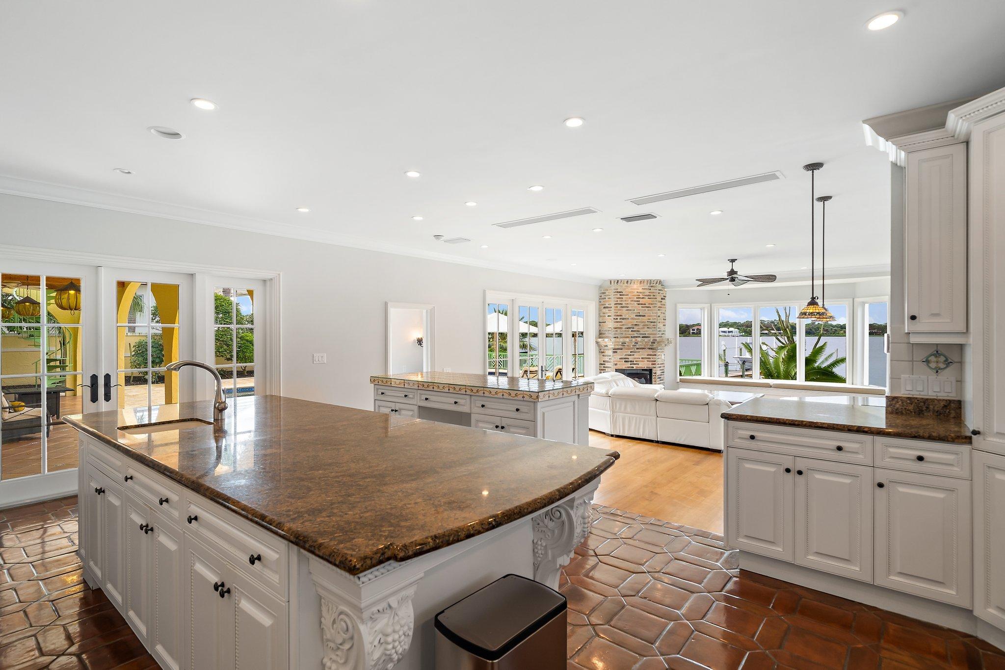 Tequesta Country Club - Residential