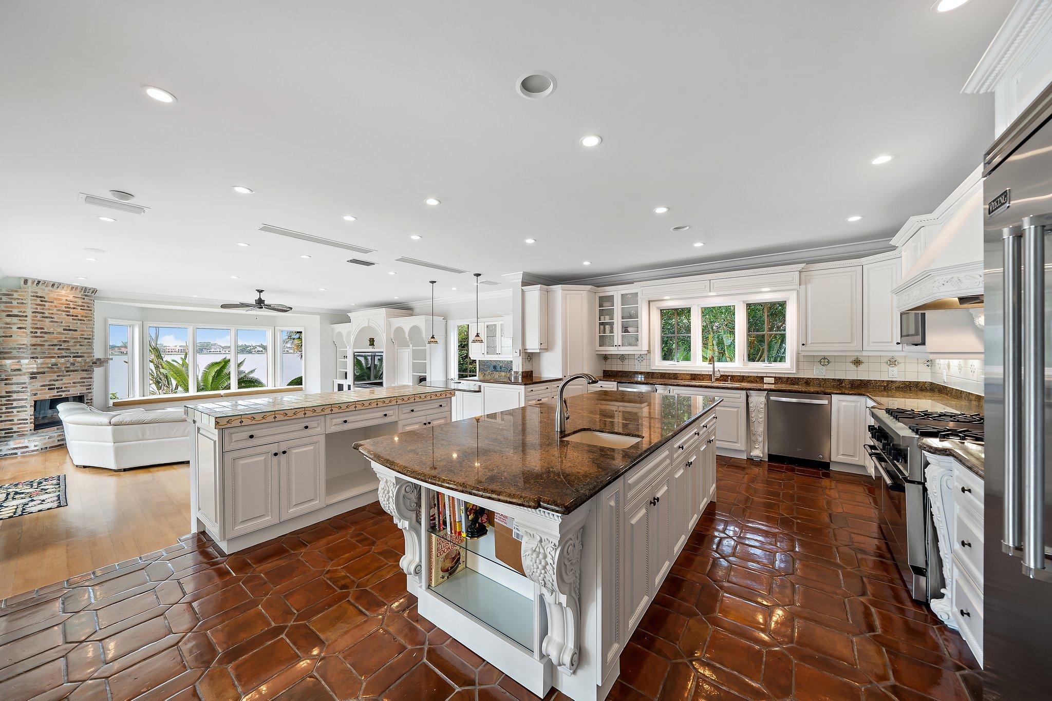 Tequesta Country Club - Residential