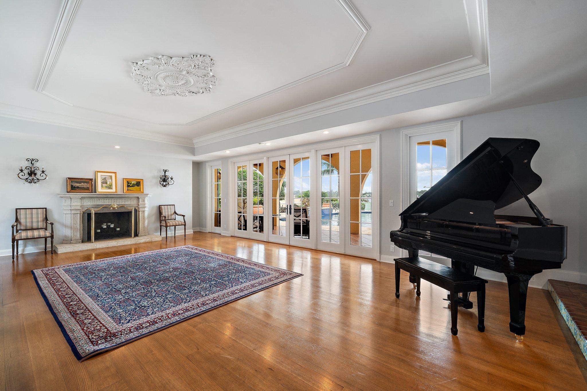 Tequesta Country Club - Residential