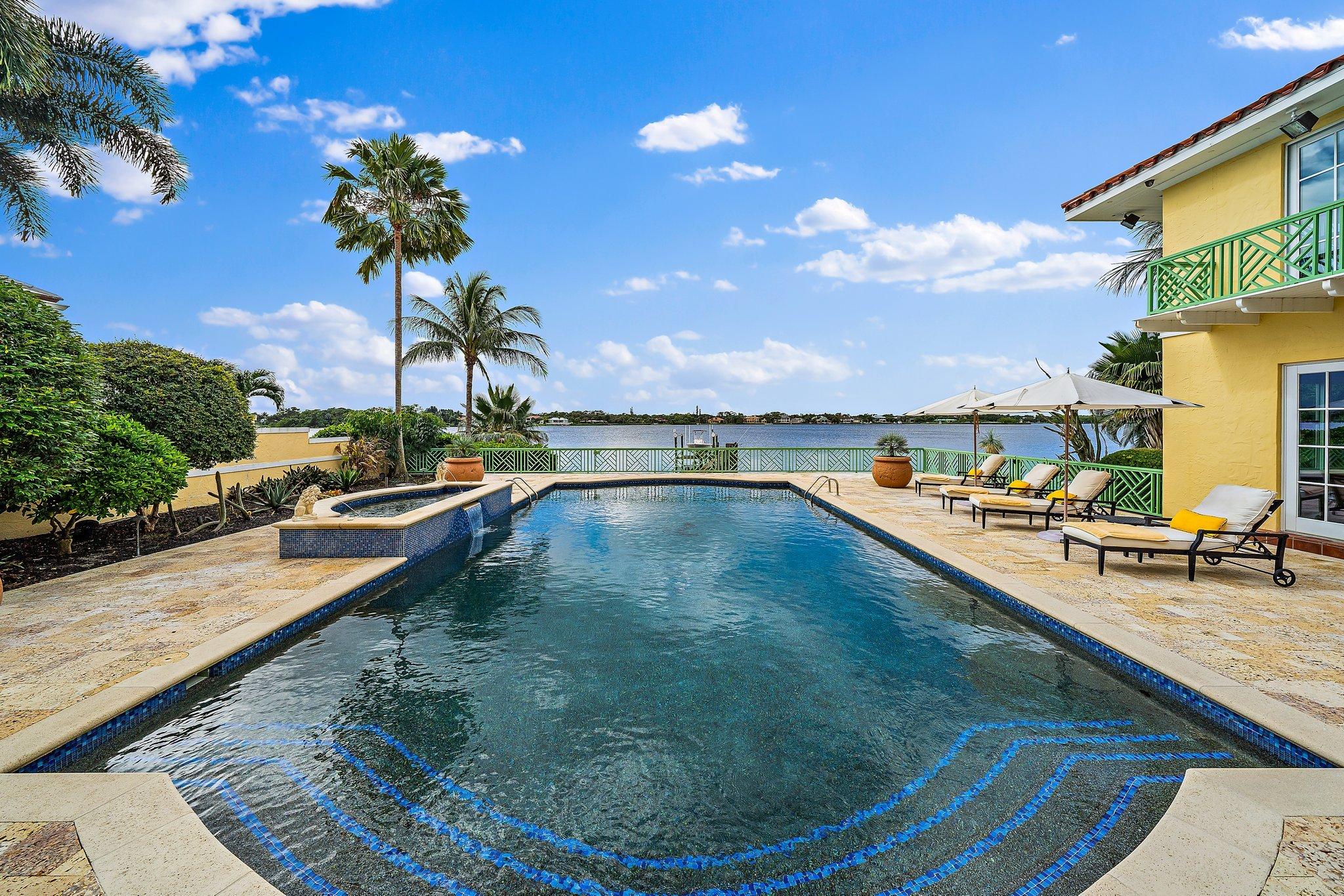 Tequesta Country Club - Residential